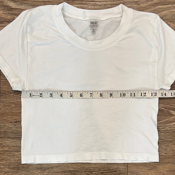 Aritza Sunday Best Classic White Short Sleeve Cropped Tee EUC Women's Size Med - Picture 3 of 4